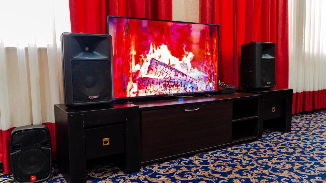 Cinema Plaza Hotel Baku Exteriör bild