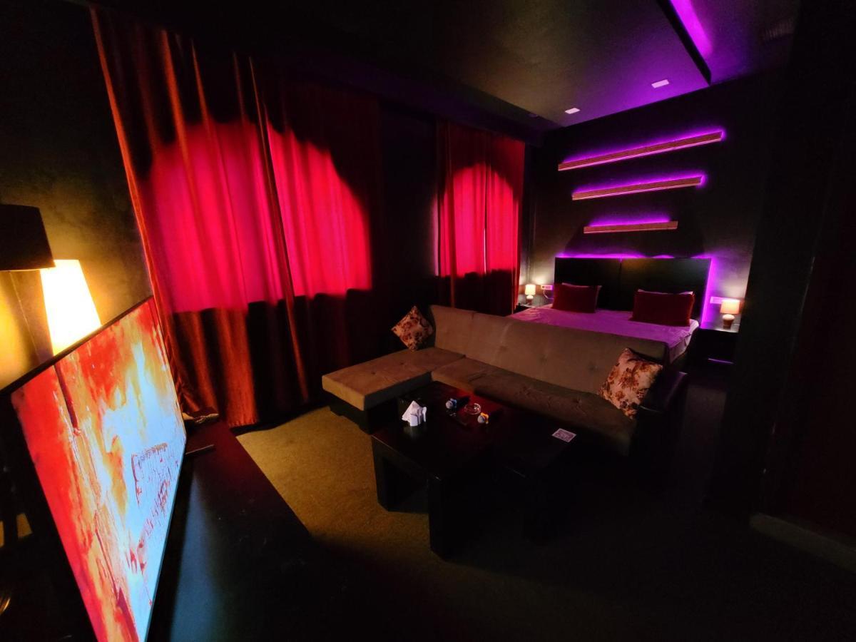 Cinema Plaza Hotel Baku Exteriör bild