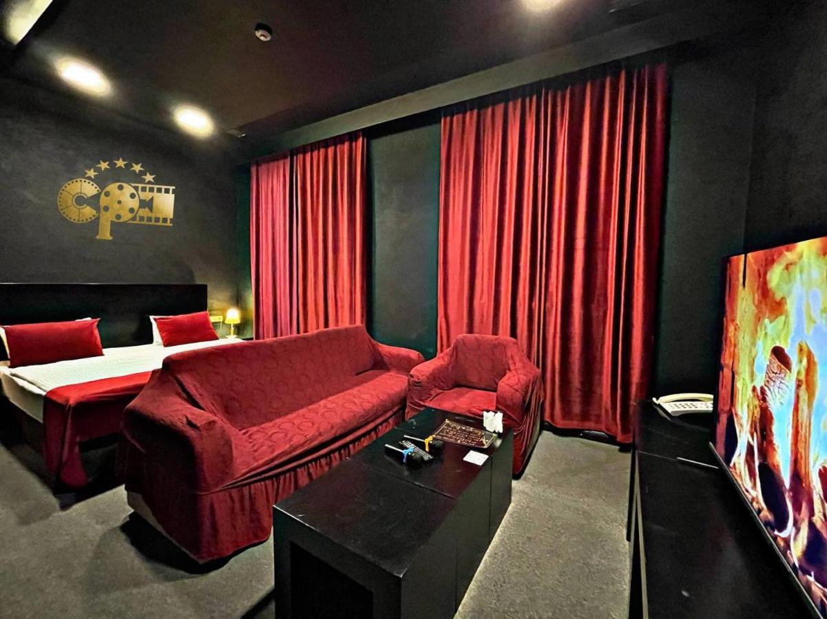 Cinema Plaza Hotel Baku Exteriör bild