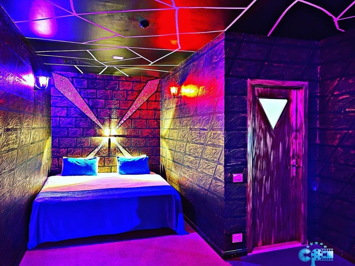 Cinema Plaza Hotel Baku Exteriör bild