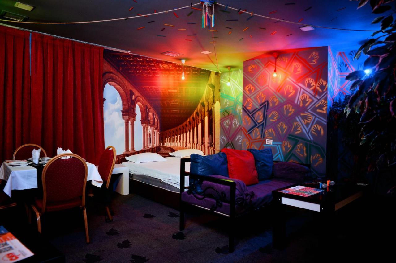 Cinema Plaza Hotel Baku Exteriör bild