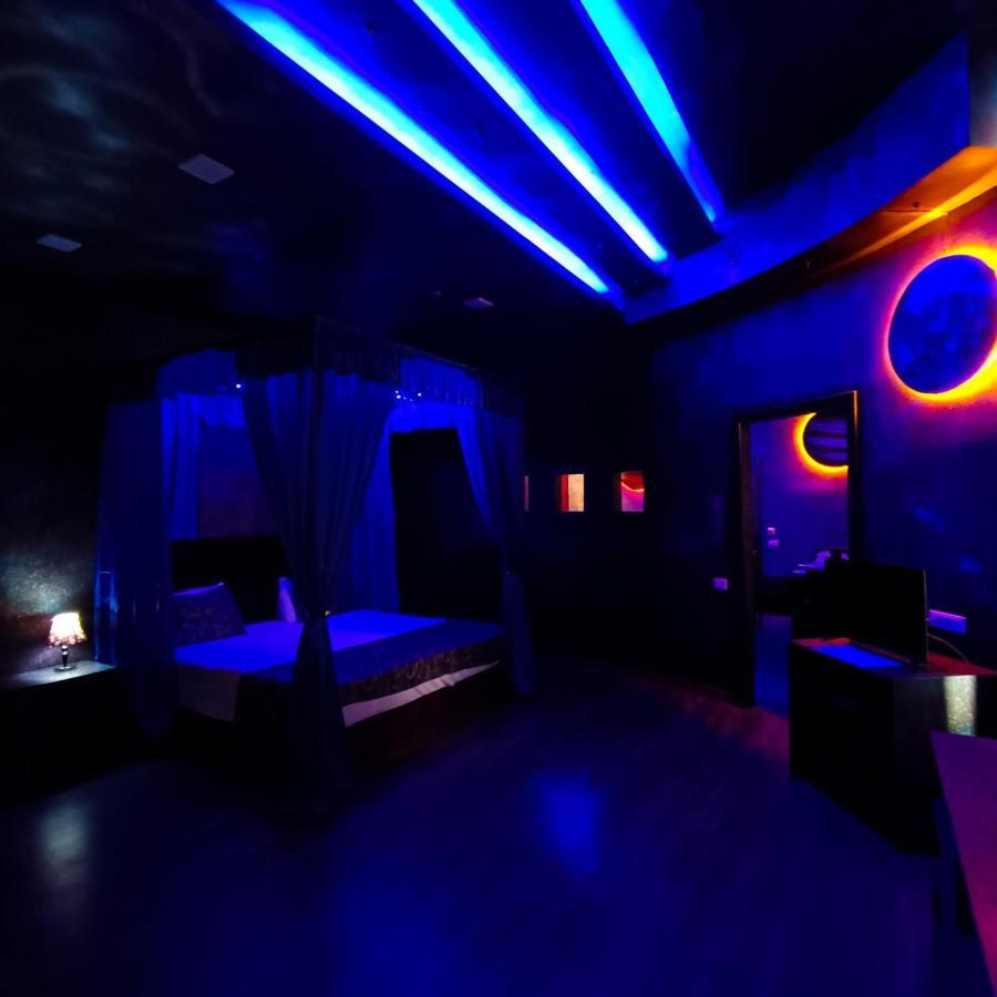 Cinema Plaza Hotel Baku Exteriör bild