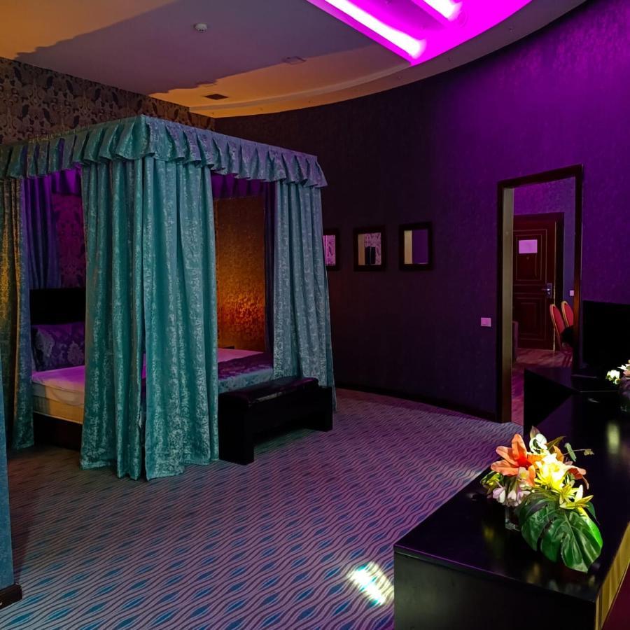 Cinema Plaza Hotel Baku Exteriör bild