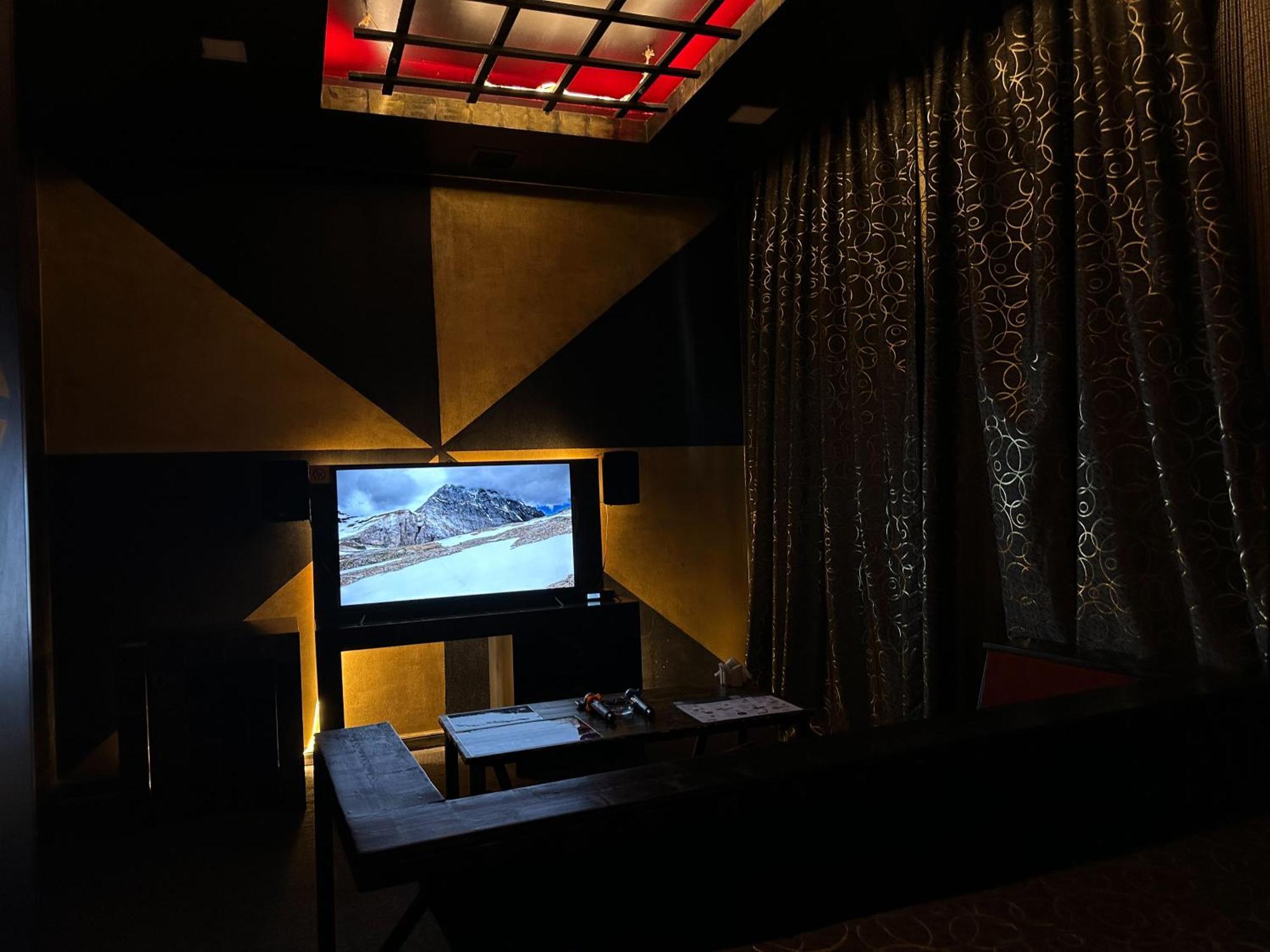 Cinema Plaza Hotel Baku Exteriör bild