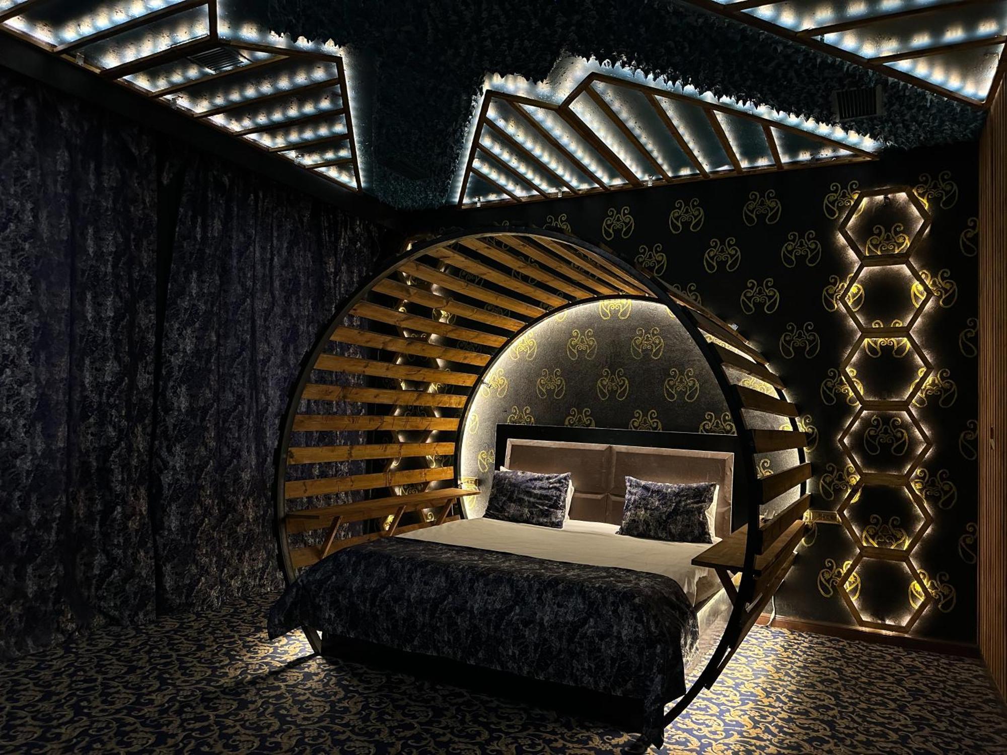 Cinema Plaza Hotel Baku Exteriör bild