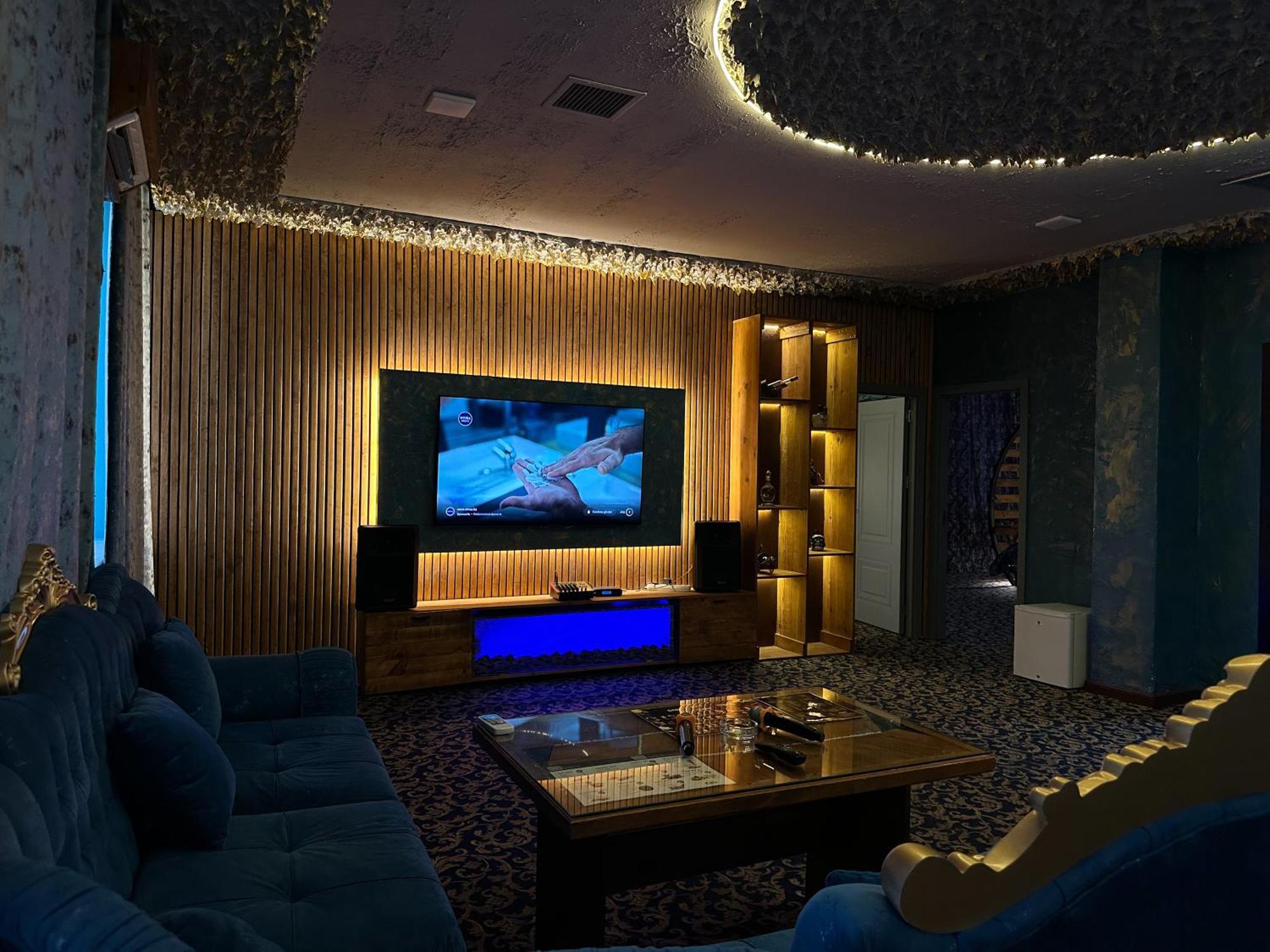 Cinema Plaza Hotel Baku Exteriör bild