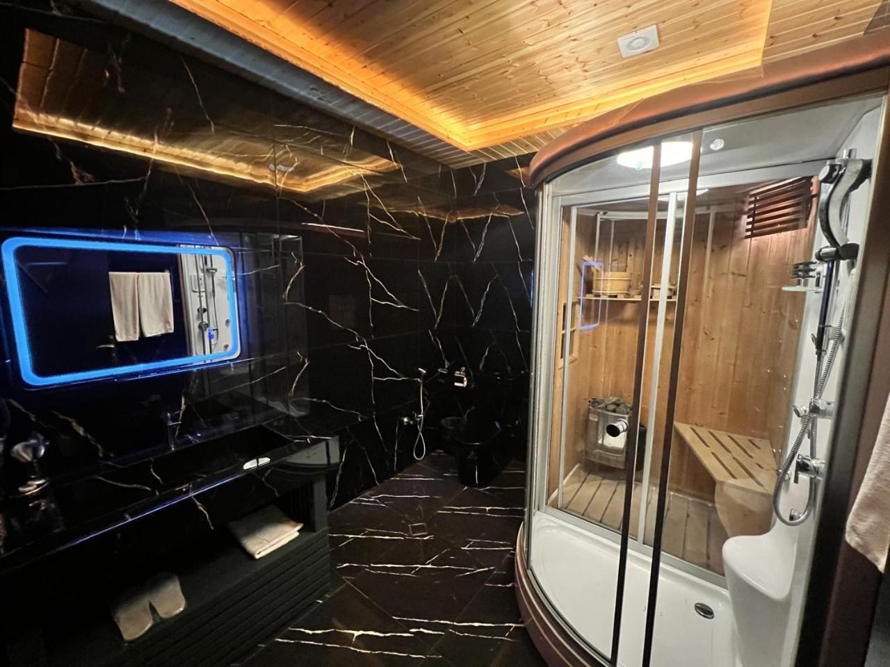 Cinema Plaza Hotel Baku Exteriör bild