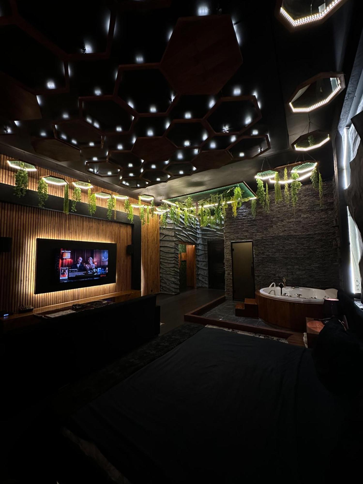 Cinema Plaza Hotel Baku Exteriör bild