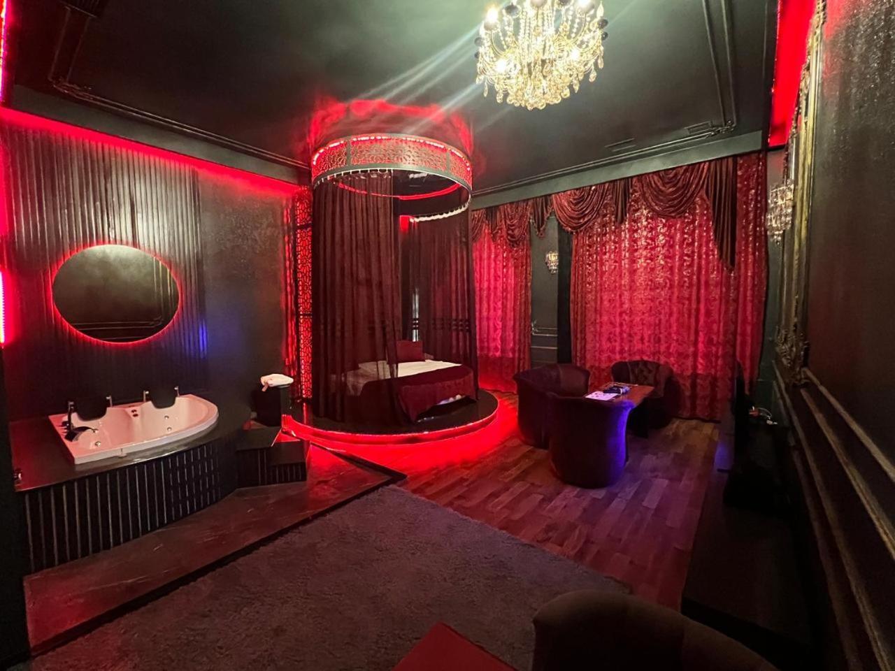 Cinema Plaza Hotel Baku Exteriör bild