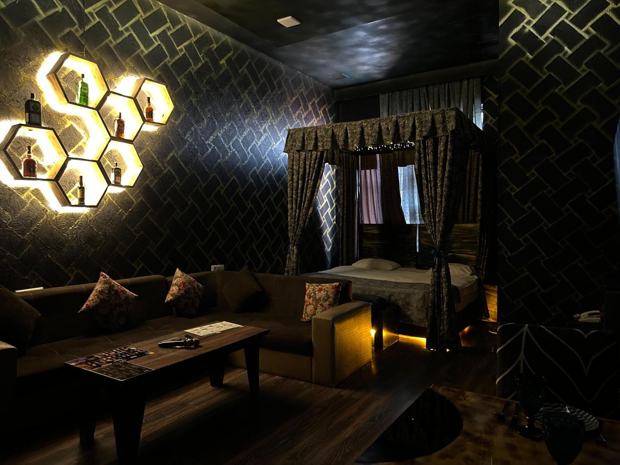 Cinema Plaza Hotel Baku Exteriör bild