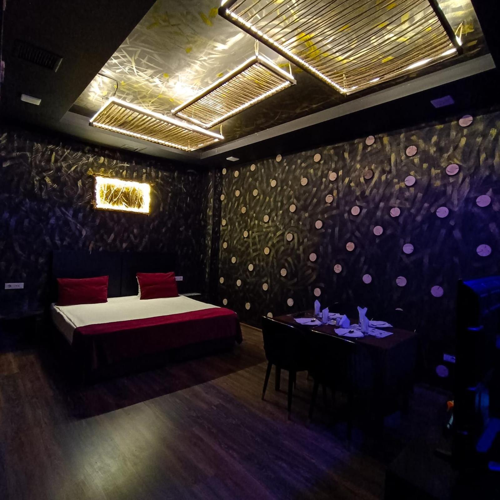Cinema Plaza Hotel Baku Exteriör bild