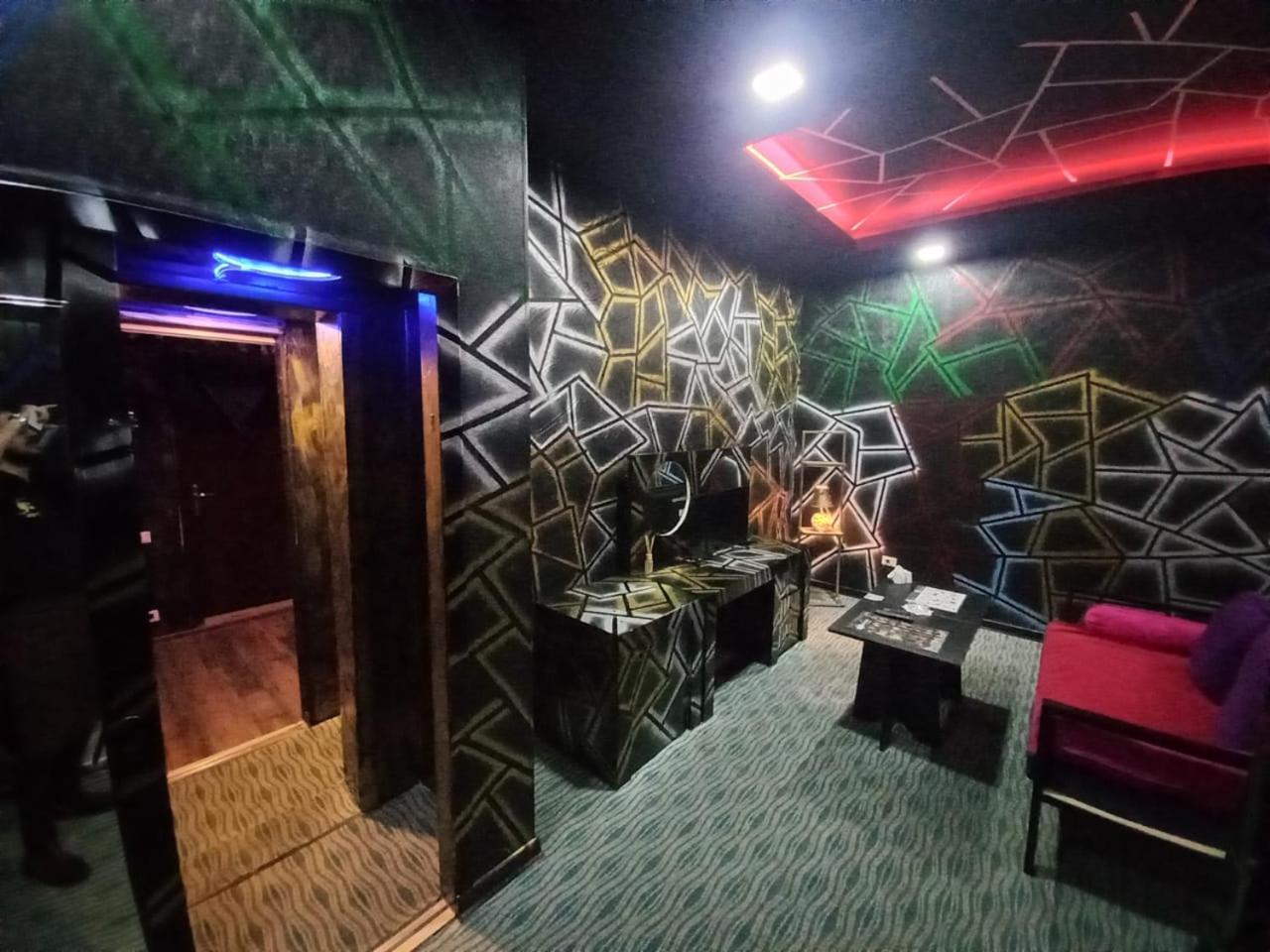Cinema Plaza Hotel Baku Exteriör bild